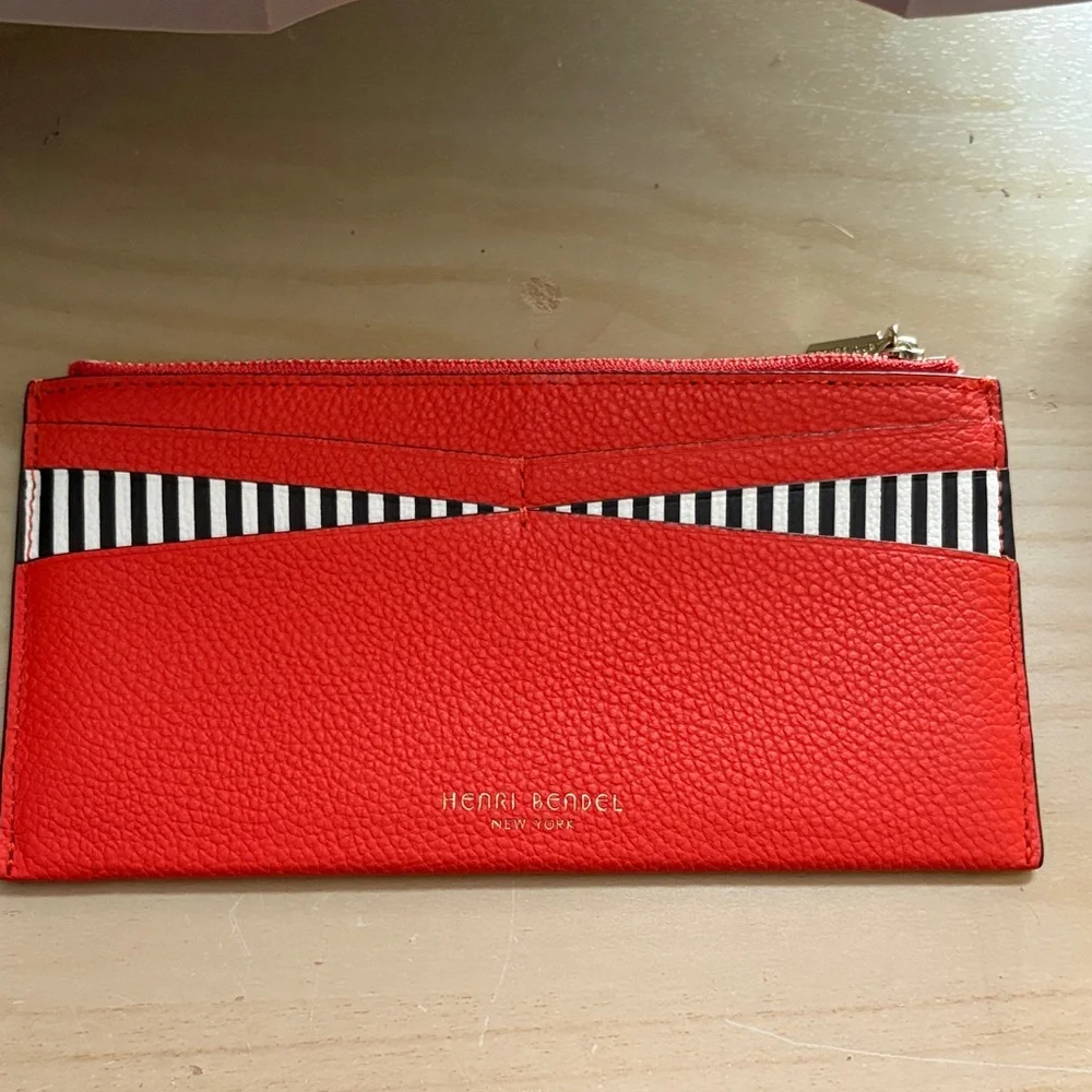 Henri Bendel banklet wallet - Picture 1 of 8
